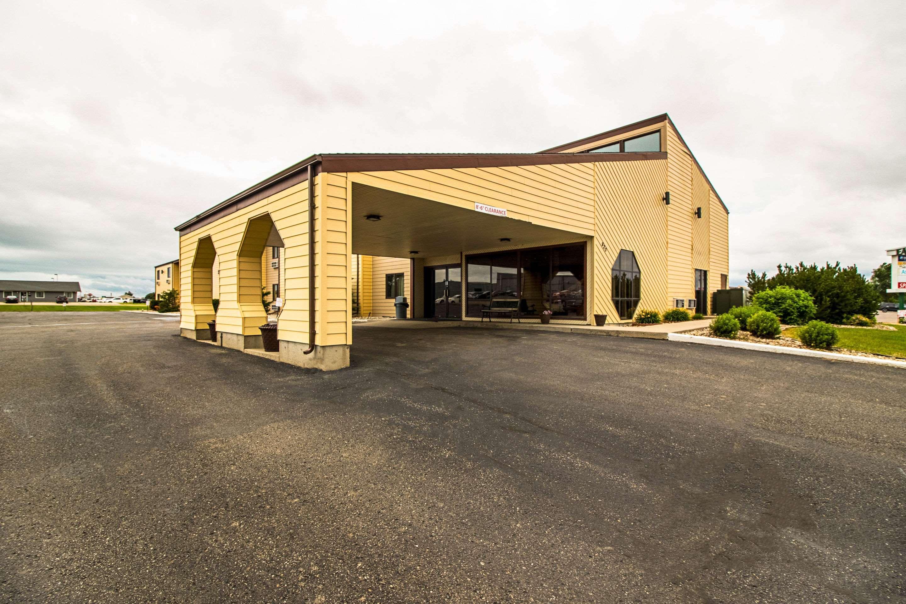 Econo Lodge Watertown Exterior photo